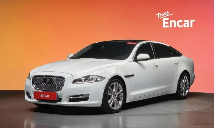 Jaguar XJ