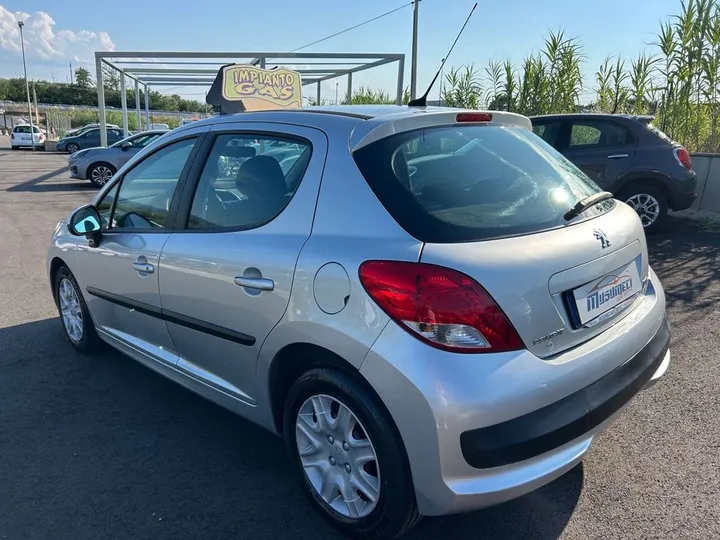 Peugeot 207