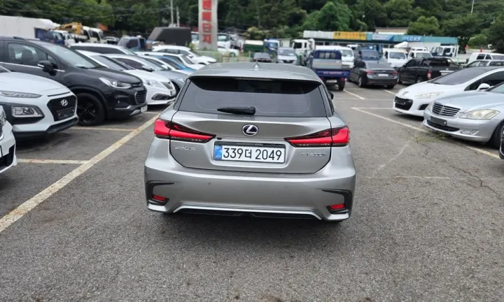 Lexus CT200h