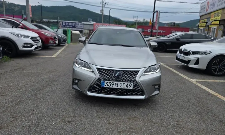 Lexus CT200h