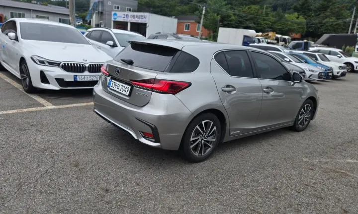Lexus CT200h