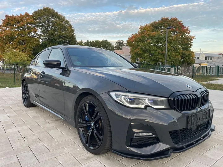 BMW 330