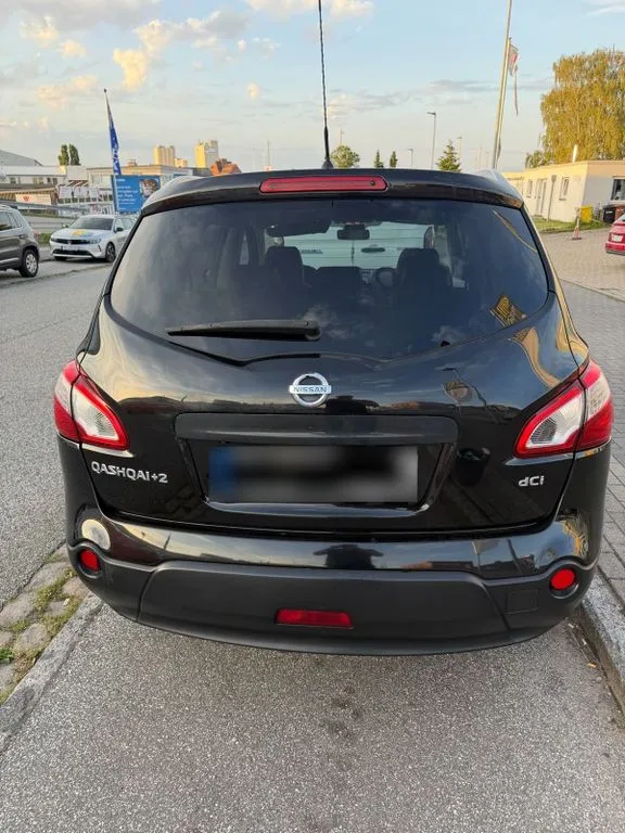 Nissan Qashqai+2