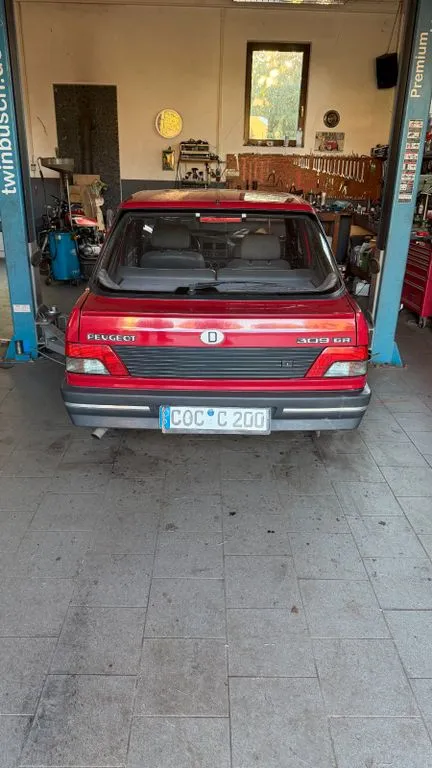 Peugeot 309
