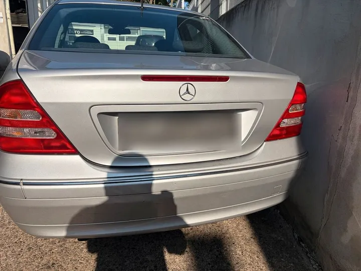 Mercedes-Benz 200