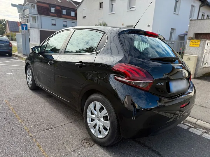 Peugeot 208
