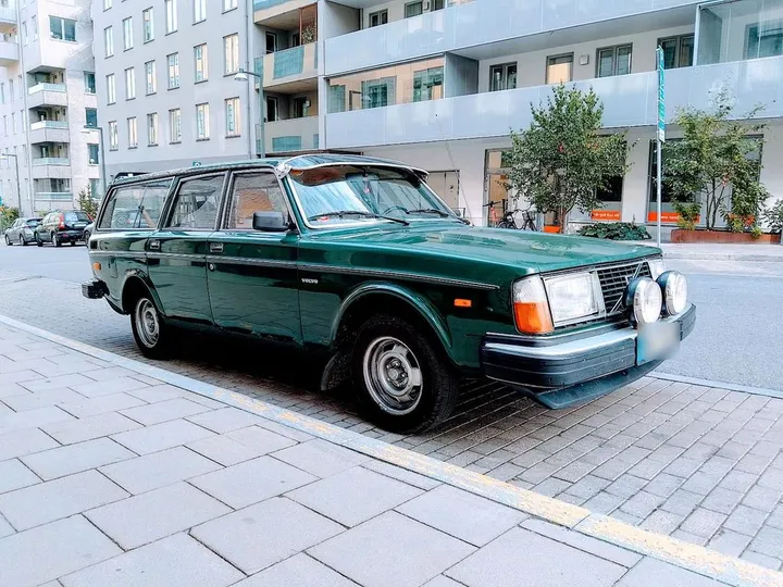 Volvo 245