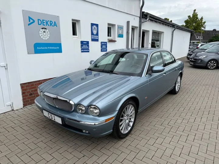 Jaguar XJ