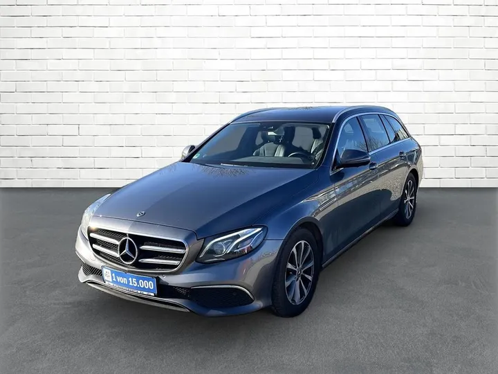 Mercedes-Benz E 220