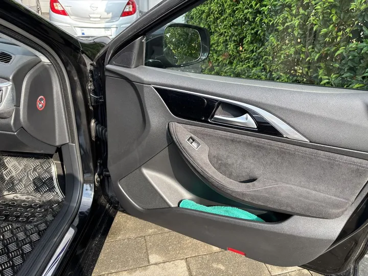 Infiniti Q30