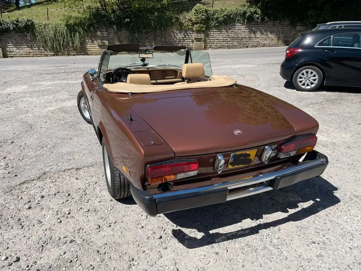 Fiat 124 Spider