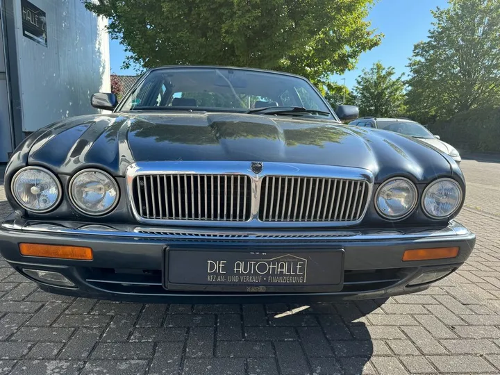 Jaguar XJ6