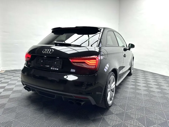 Audi S1