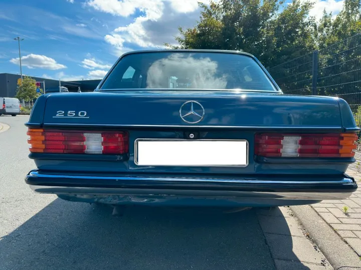 Mercedes-Benz 250