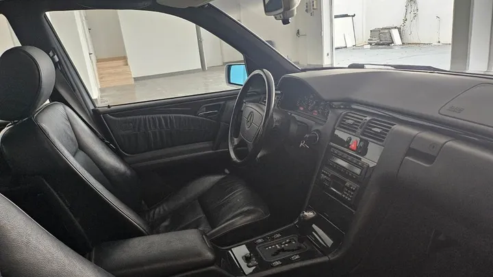 Mercedes-Benz E 250