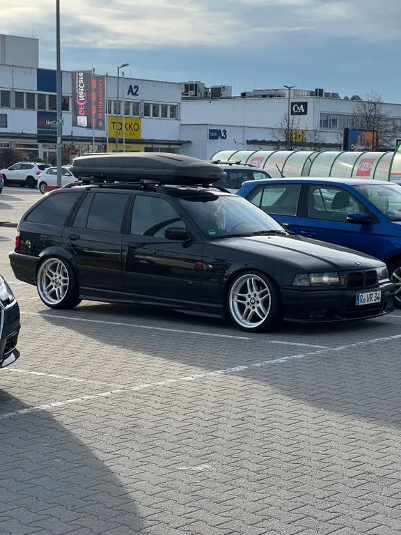 BMW 320