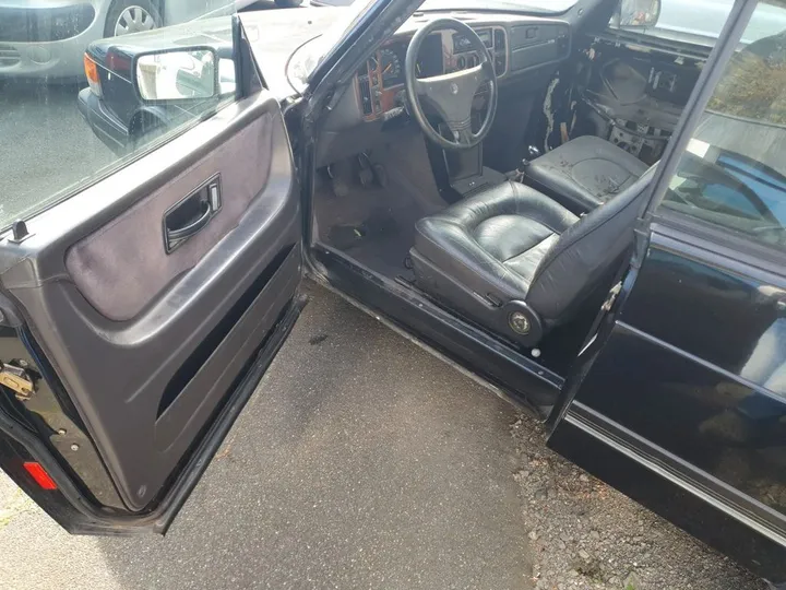Saab 900