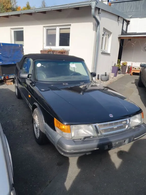 Saab 900