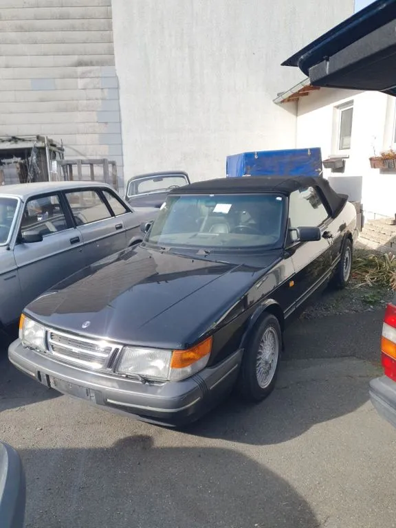 Saab 900