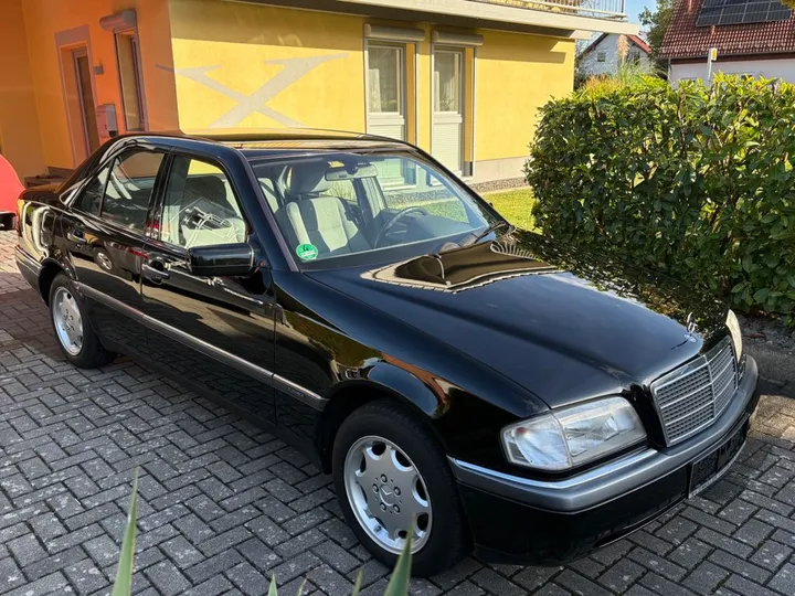 Mercedes-Benz C 180