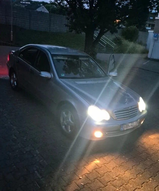 Mercedes-Benz C 200