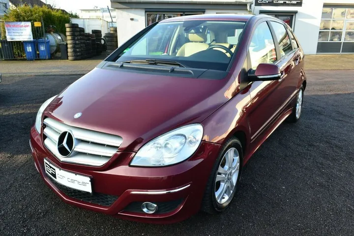 Mercedes-Benz B 200