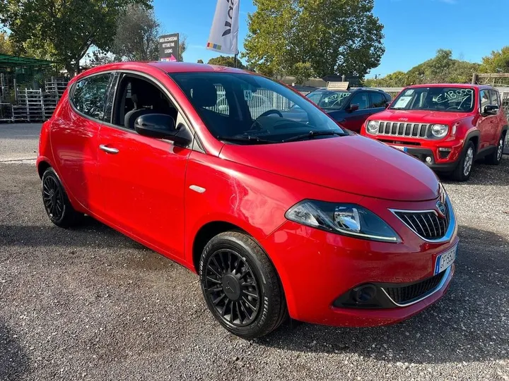 Lancia Ypsilon