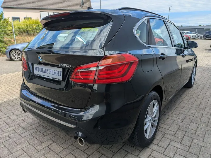 BMW 220
