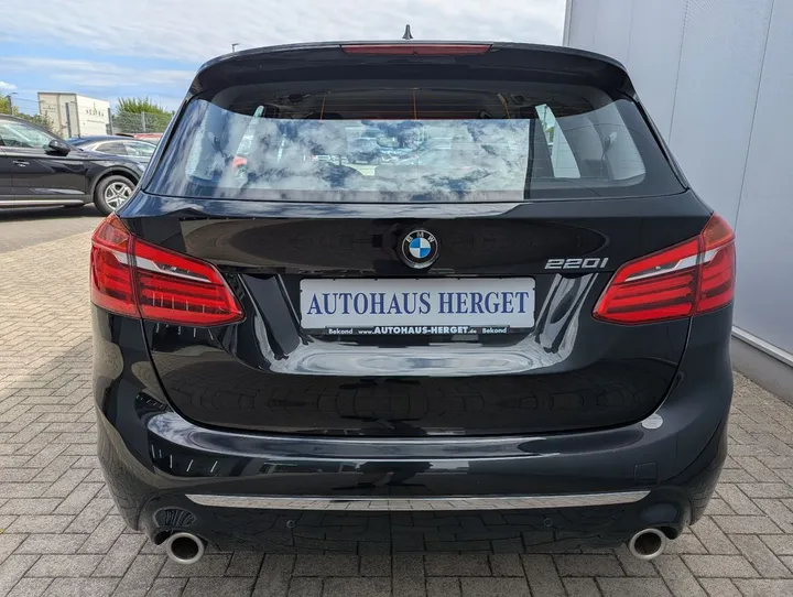 BMW 220