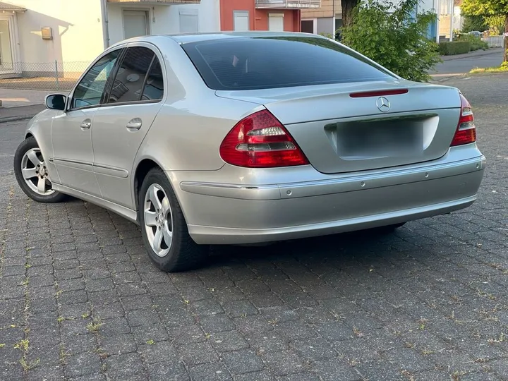 Mercedes-Benz E 270