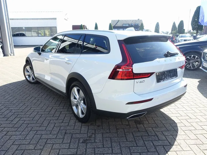 Volvo V60 Cross Country