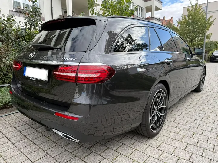 Mercedes-Benz E 300