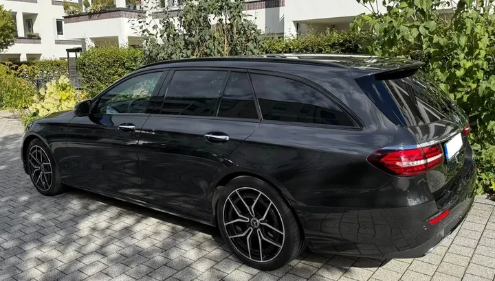Mercedes-Benz E 300