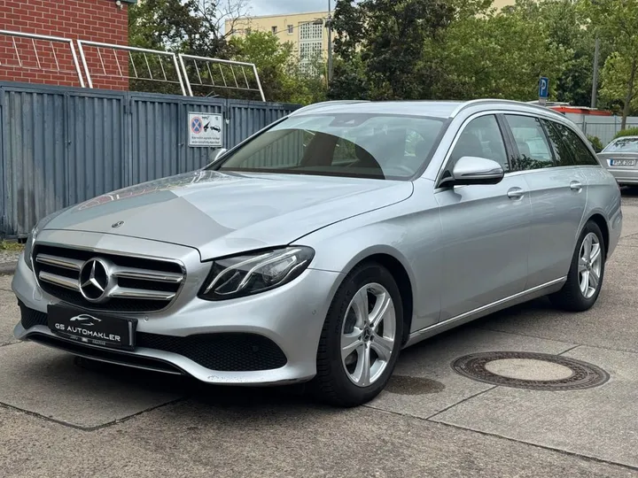 Mercedes-Benz E 220