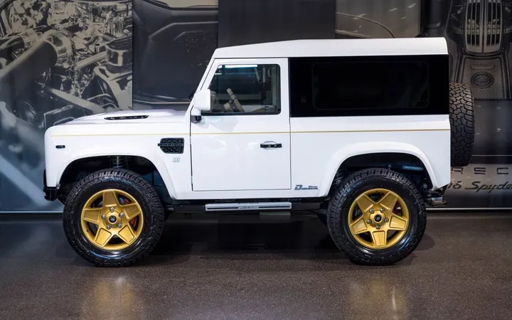 Land Rover Defender