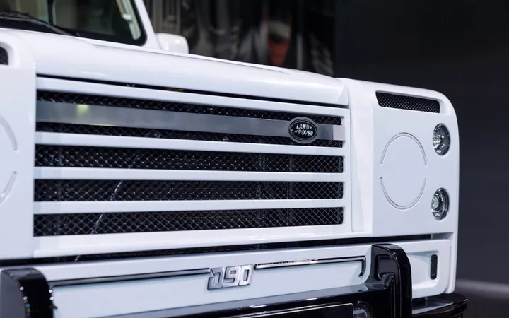 Land Rover Defender