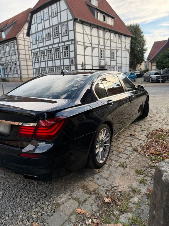 BMW 750