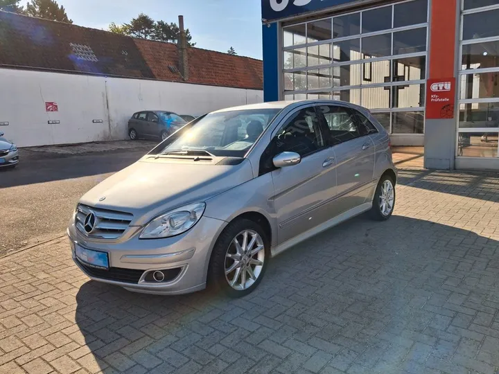 Mercedes-Benz B 200
