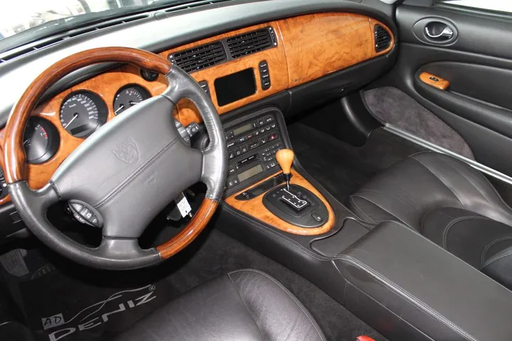 Jaguar XK8