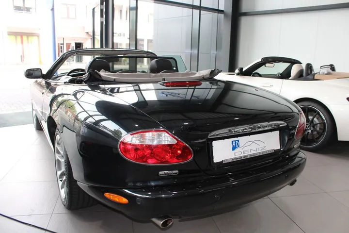Jaguar XK8