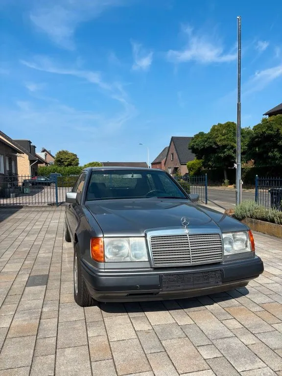 Mercedes-Benz 200