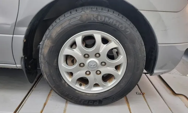 Hyundai Starex