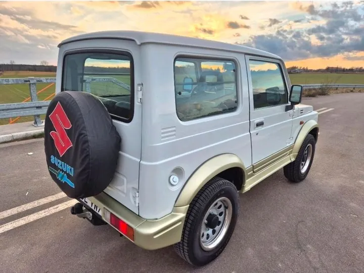 Suzuki SJ Samurai