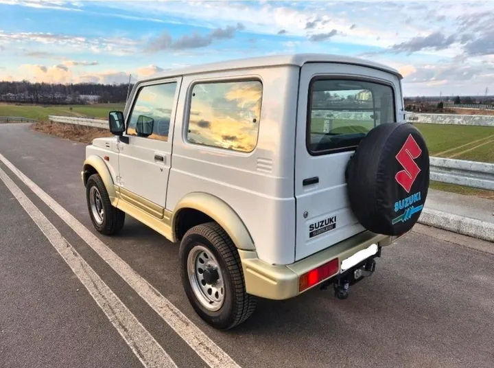 Suzuki SJ Samurai