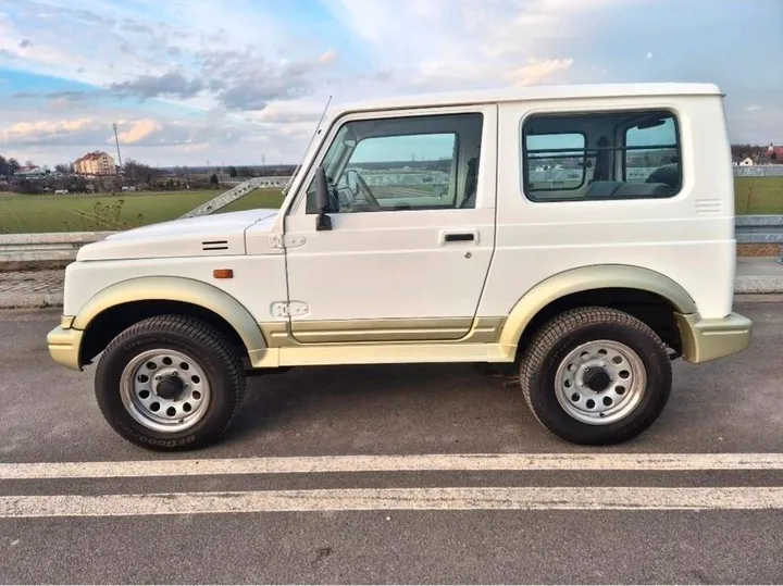 Suzuki SJ Samurai