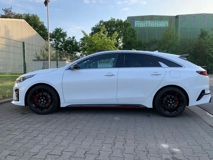 Kia pro cee'd / ProCeed