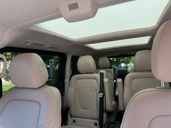 Mercedes-Benz V 250