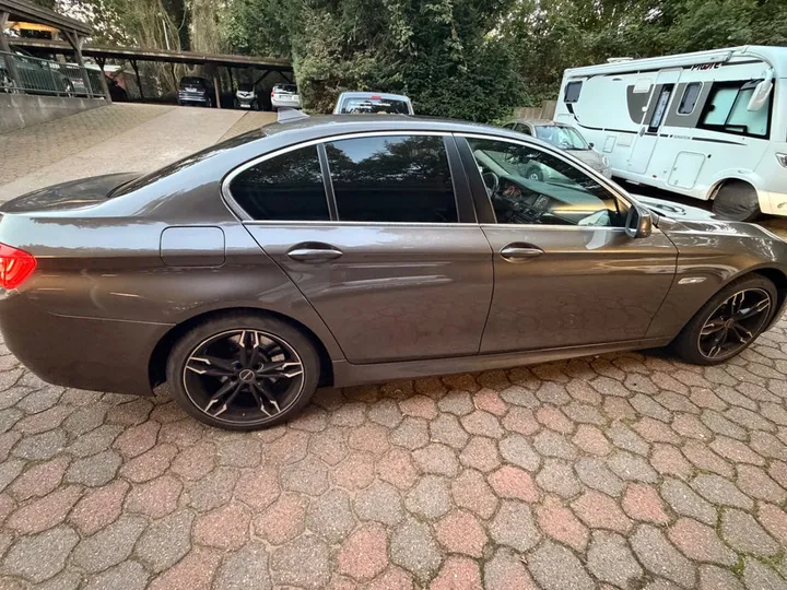 BMW 525