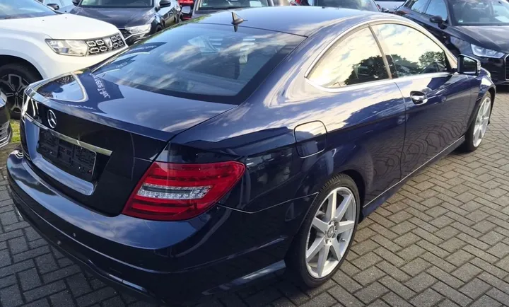 Mercedes-Benz C 220