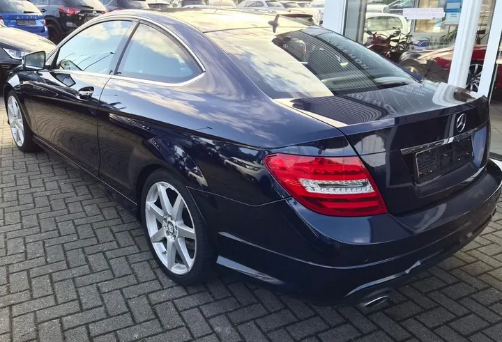 Mercedes-Benz C 220